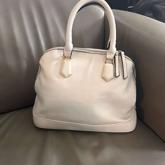 White vegan leather Kate & Alex purse - Picture 2 of 3